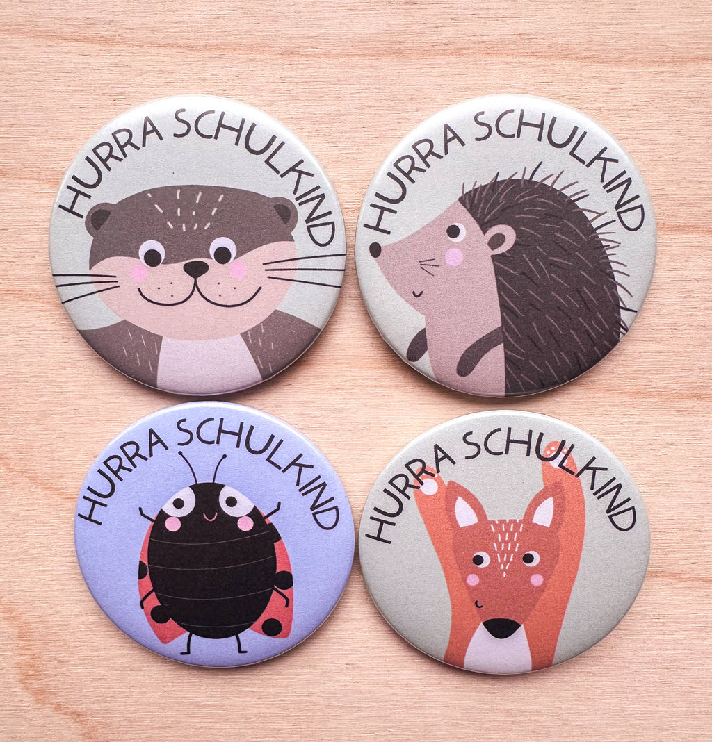 STUDIO SONNA Button Pin HURRA SCHULKIND
