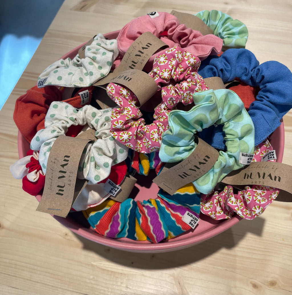THE ALP ARTISTS Scrunchie hUMAn ARTS