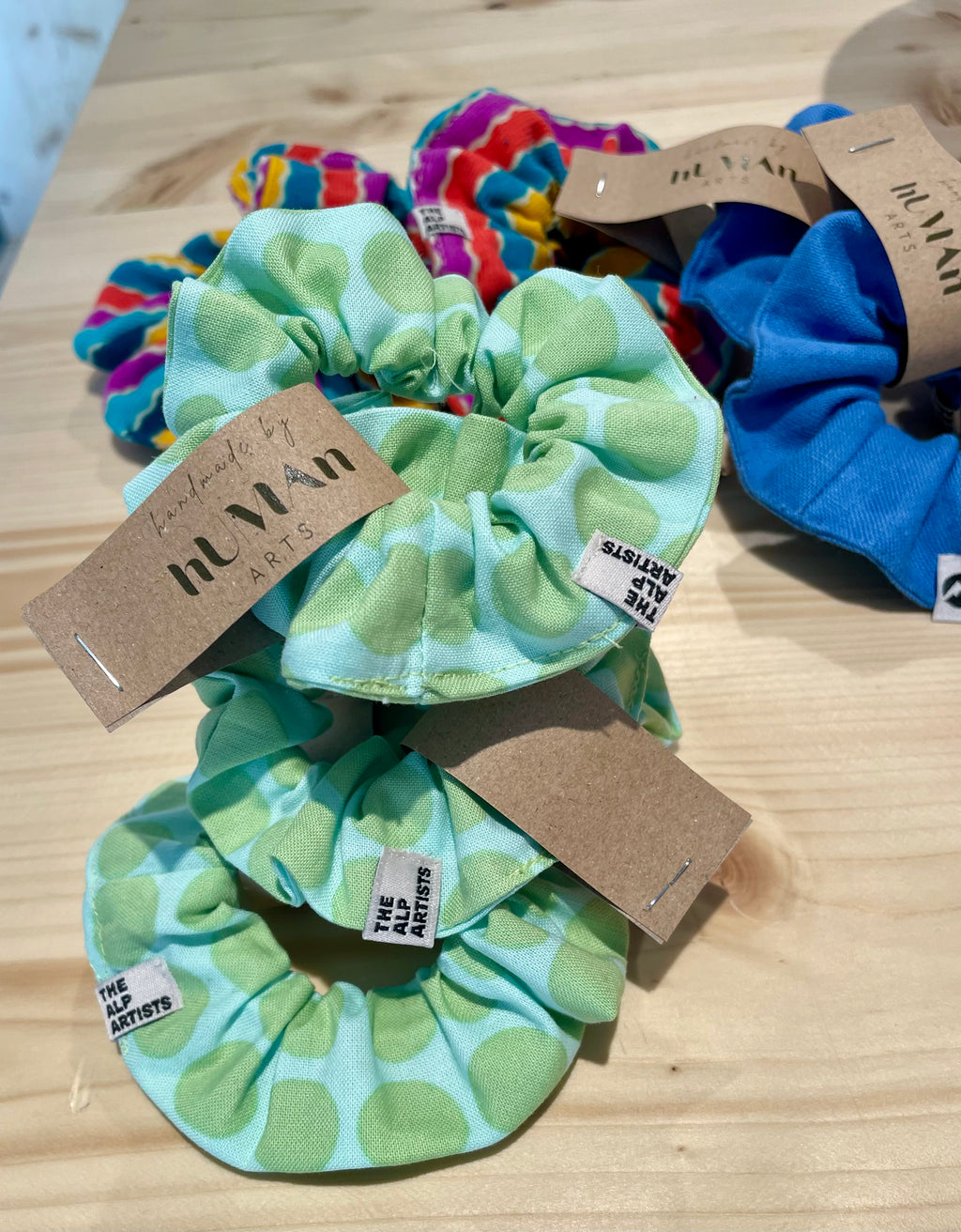 THE ALP ARTISTS Scrunchie hUMAn ARTS