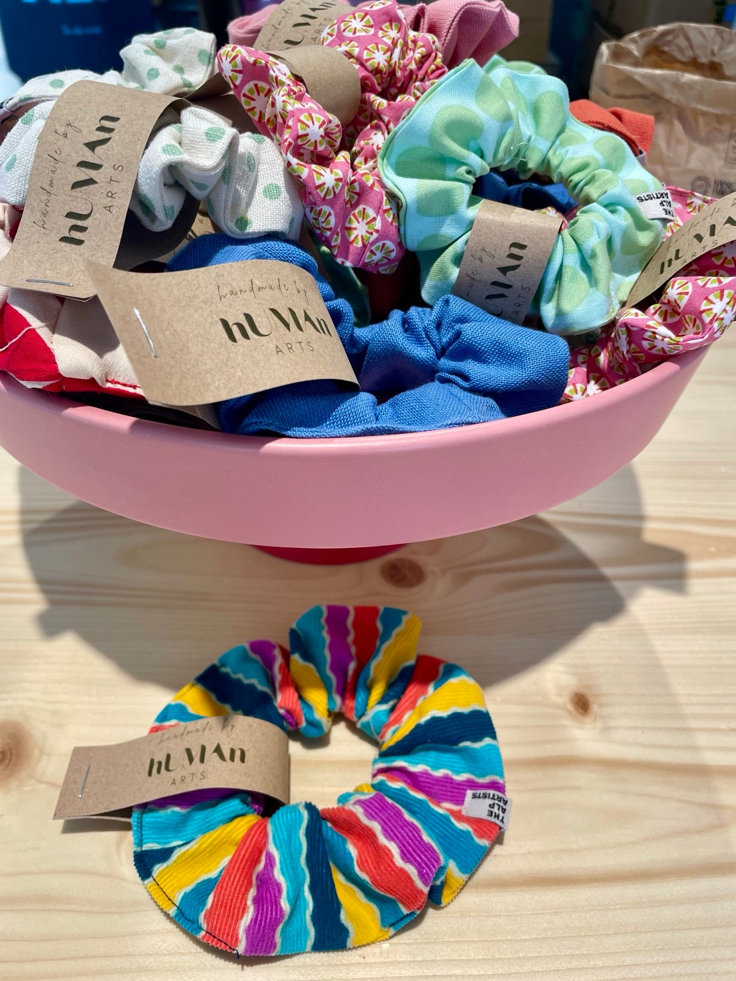 THE ALP ARTISTS Scrunchie hUMAn ARTS