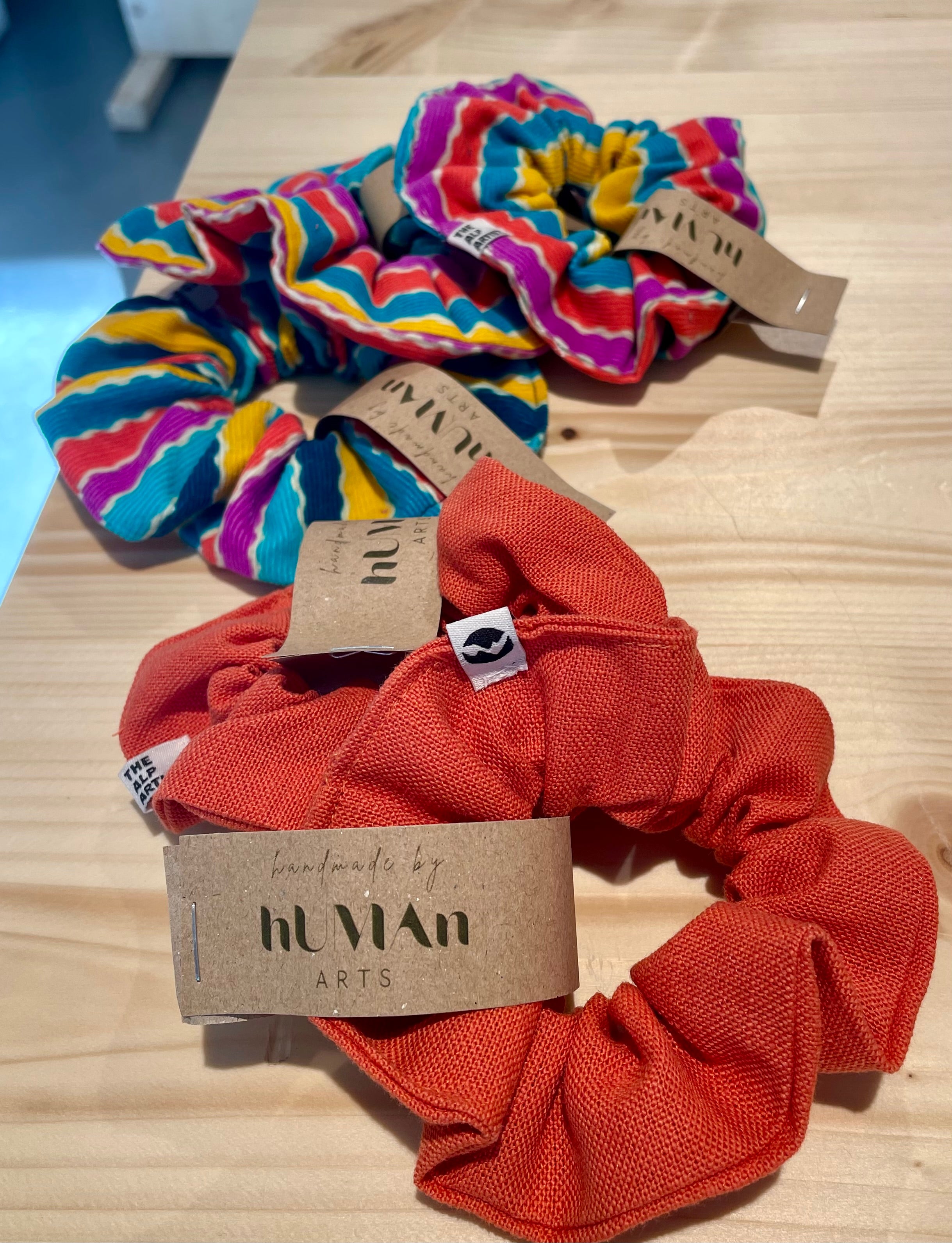 THE ALP ARTISTS Scrunchie hUMAn ARTS