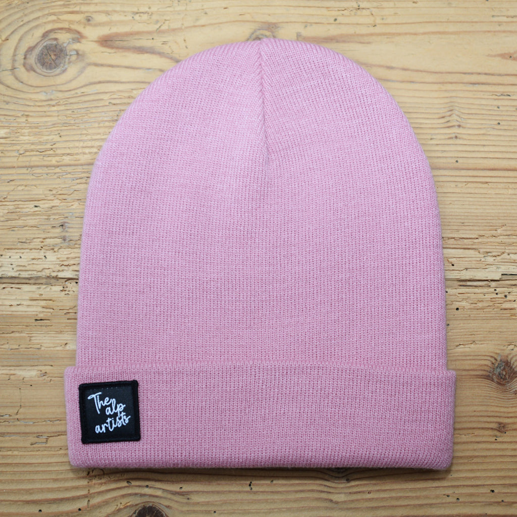 The alp artists Beanies – Textiletikette schwarz