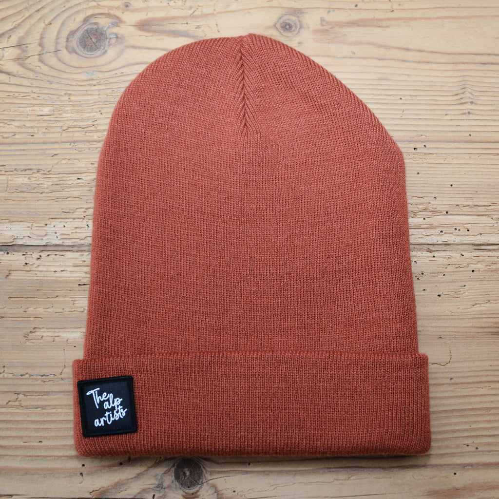 The alp artists Beanies – Textiletikette schwarz
